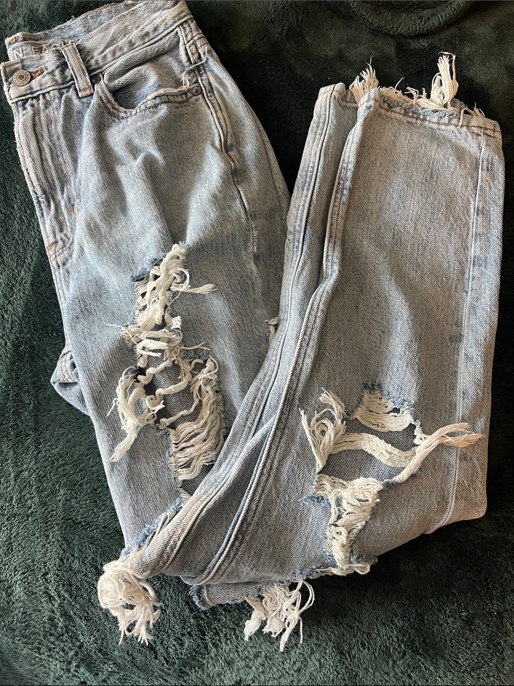 American Eagle Outfitters Mom Jean Light Blue Distressed Regular Jean